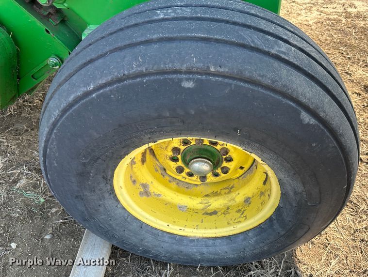 image for item DR5112 2004 John Deere 567  round baler
