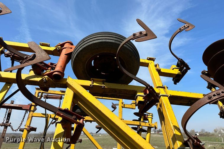 image for item DR5113 Kent Discovator  field cultivator