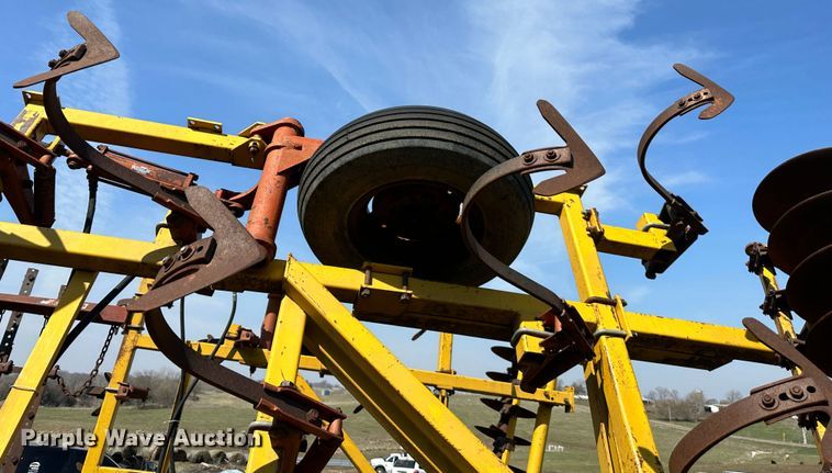 image for item DR5113 Kent Discovator  field cultivator