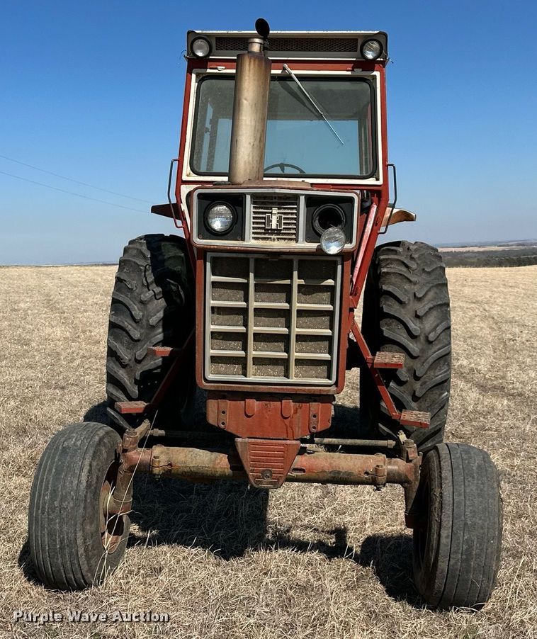 image for item DR5141 1974 International Harvester Farmall 966  tractor