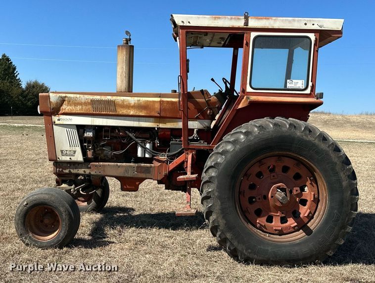 image for item DR5141 1974 International Harvester Farmall 966  tractor