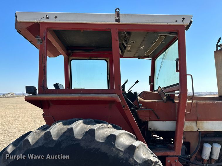 image for item DR5141 1974 International Harvester Farmall 966  tractor