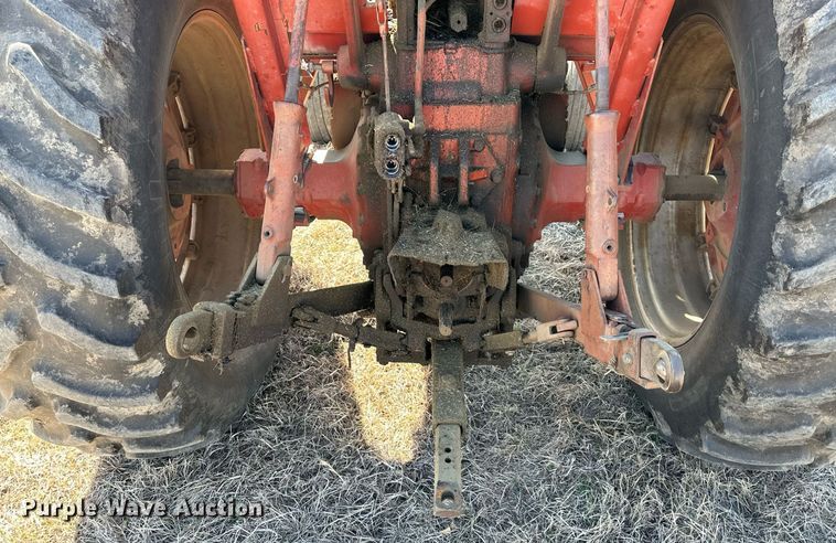 image for item DR5141 1974 International Harvester Farmall 966  tractor