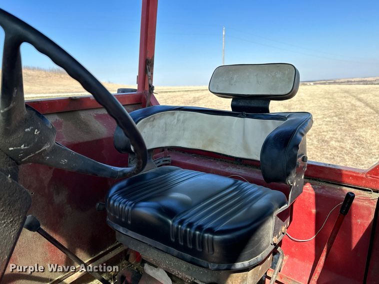 image for item DR5141 1974 International Harvester Farmall 966  tractor