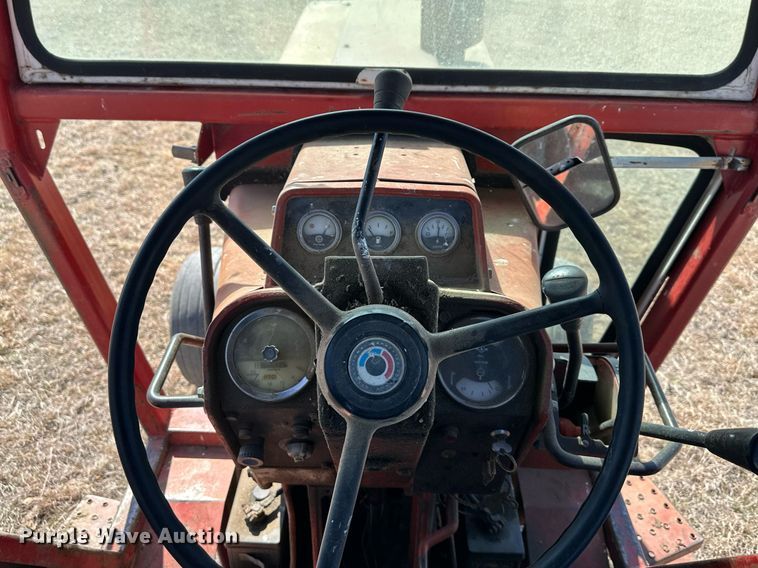 image for item DR5141 1974 International Harvester Farmall 966  tractor