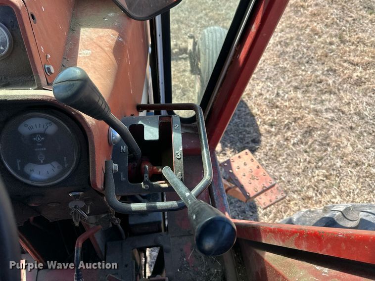 image for item DR5141 1974 International Harvester Farmall 966  tractor