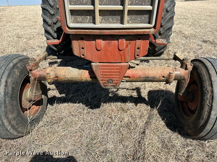 image for item DR5141 1974 International Harvester Farmall 966  tractor