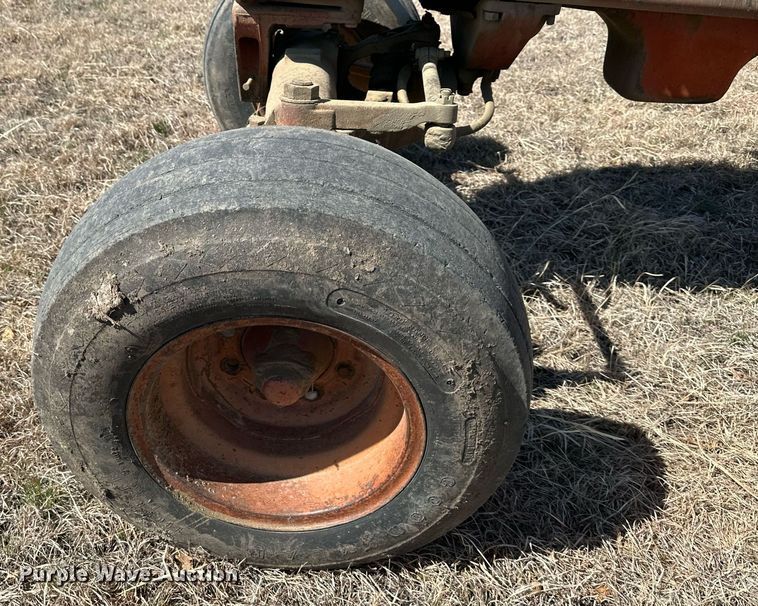 image for item DR5141 1974 International Harvester Farmall 966  tractor