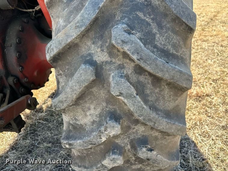 image for item DR5141 1974 International Harvester Farmall 966  tractor