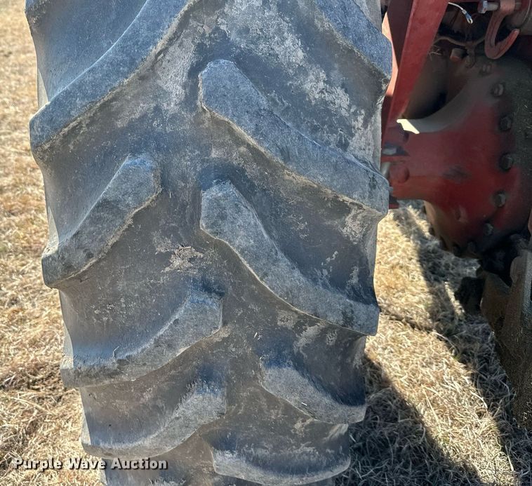 image for item DR5141 1974 International Harvester Farmall 966  tractor