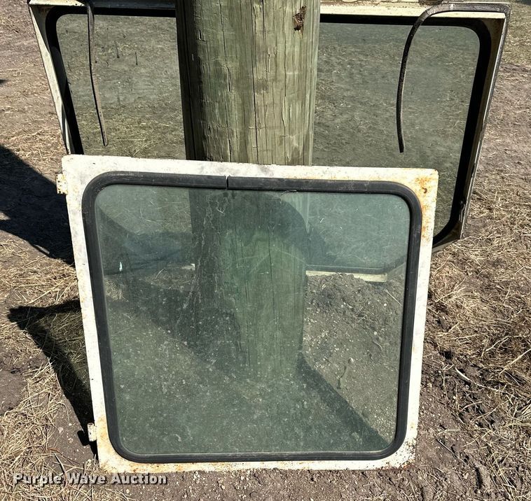 image for item DR5141 1974 International Harvester Farmall 966  tractor