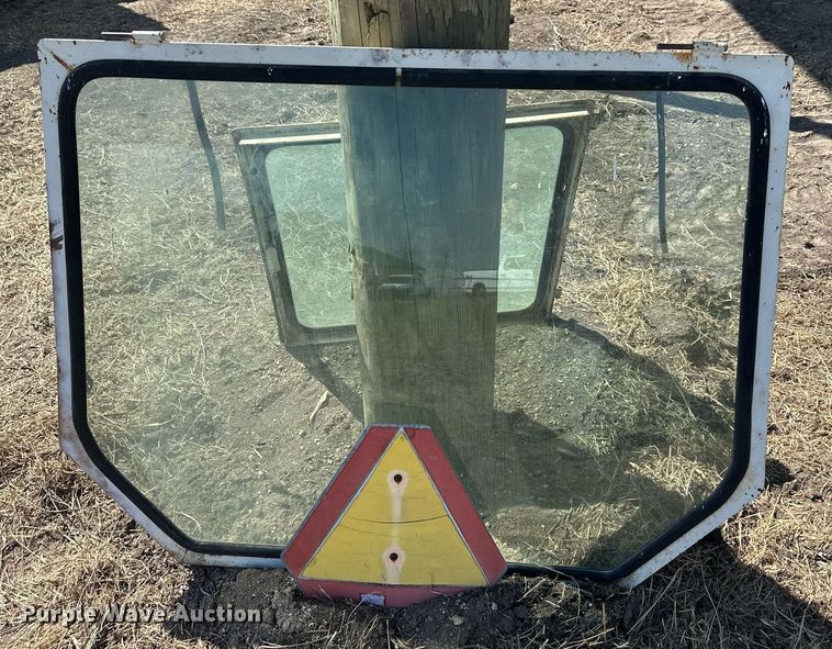 image for item DR5141 1974 International Harvester Farmall 966  tractor