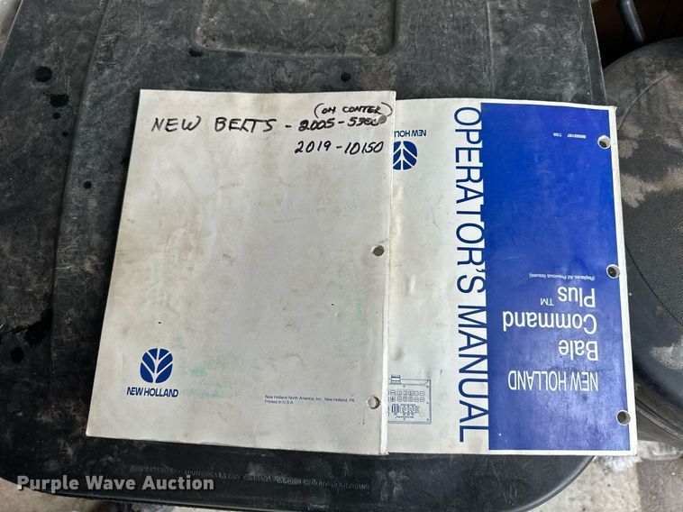 image for item DR5142 1999 New Holland 688  round baler