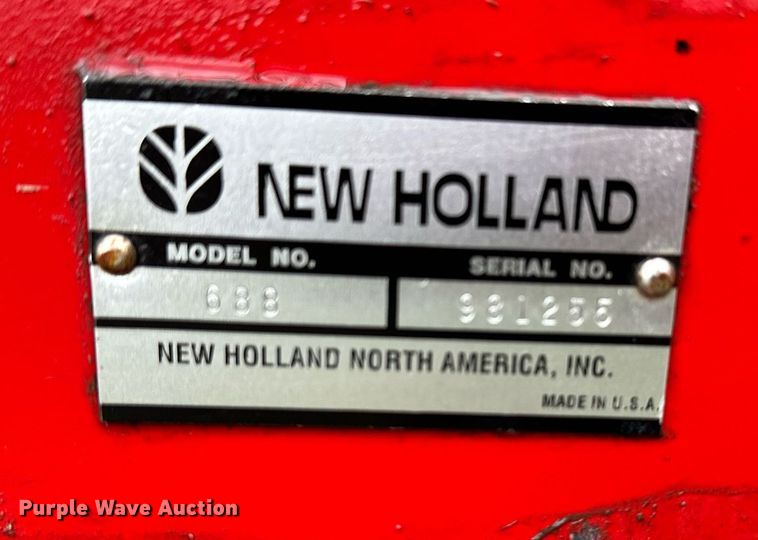 image for item DR5142 1999 New Holland 688  round baler