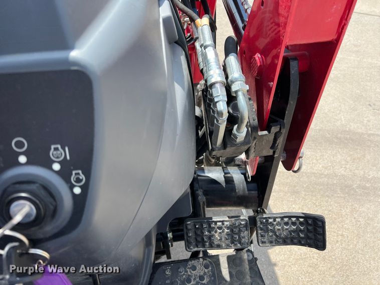 image for item DR5536 Mahindra MAX25XLH  MFWD tractor