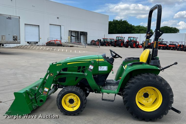 image for item DR5538 2022 John Deere 3032E  MFWD tractor