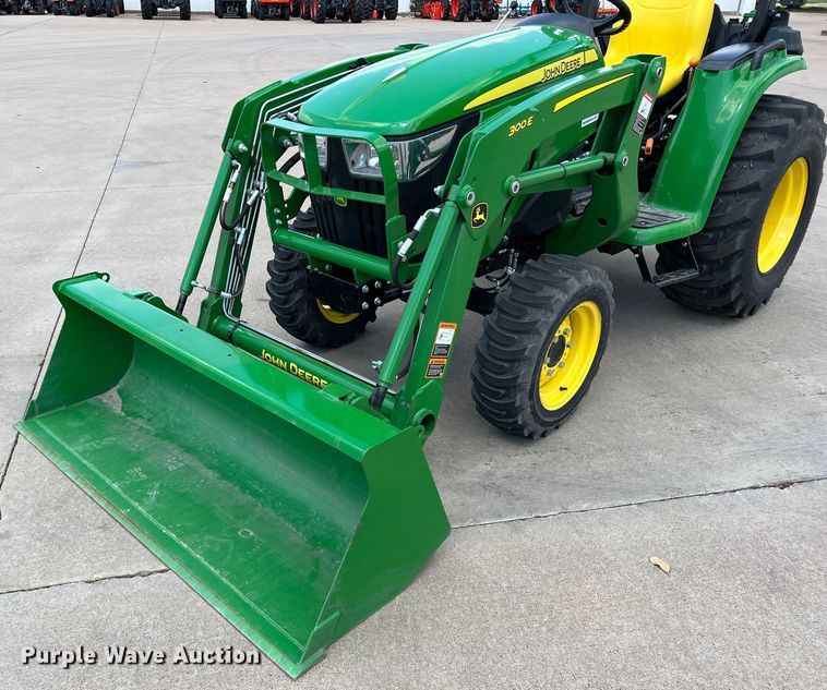image for item DR5538 2022 John Deere 3032E  MFWD tractor