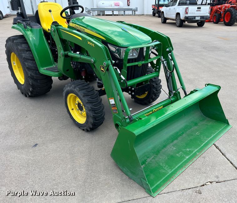 image for item DR5538 2022 John Deere 3032E  MFWD tractor