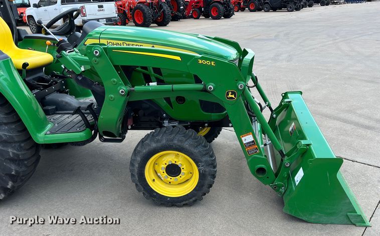 image for item DR5538 2022 John Deere 3032E  MFWD tractor