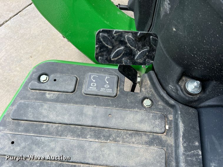 image for item DR5538 2022 John Deere 3032E  MFWD tractor