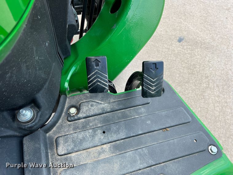 image for item DR5538 2022 John Deere 3032E  MFWD tractor