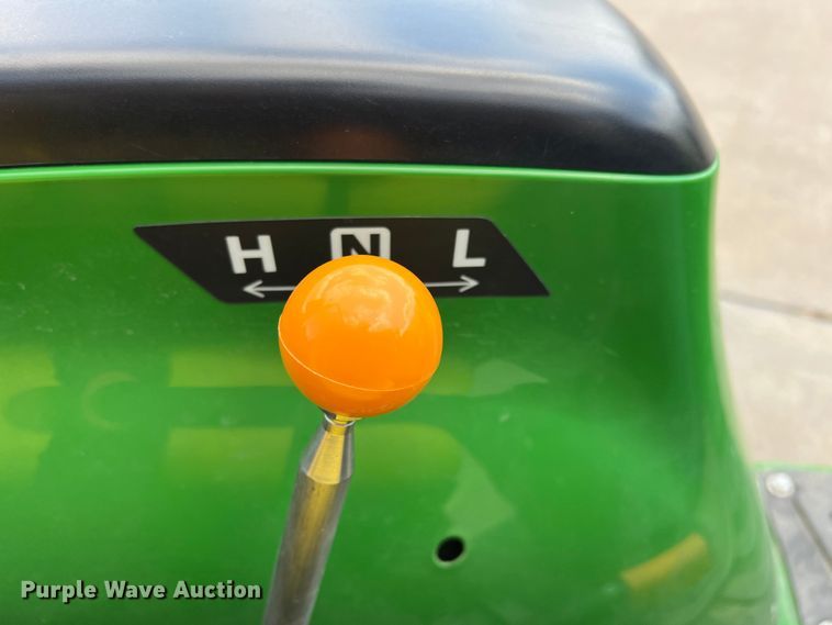 image for item DR5538 2022 John Deere 3032E  MFWD tractor