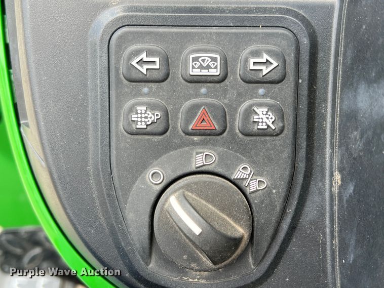 image for item DR5538 2022 John Deere 3032E  MFWD tractor