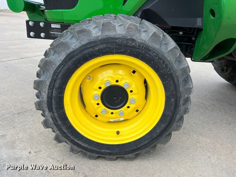 image for item DR5538 2022 John Deere 3032E  MFWD tractor