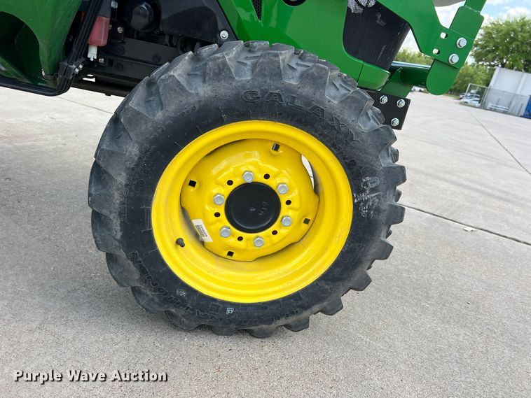 image for item DR5538 2022 John Deere 3032E  MFWD tractor