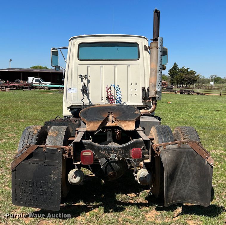 image for item DR5546 1986 Ford 9000  semi truck