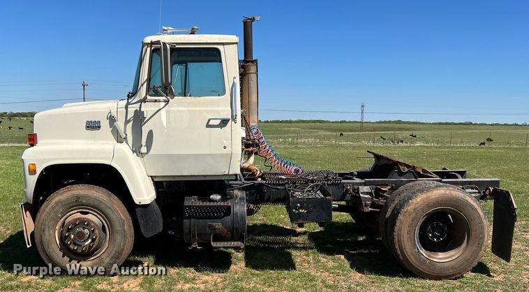 image for item DR5546 1986 Ford 9000  semi truck