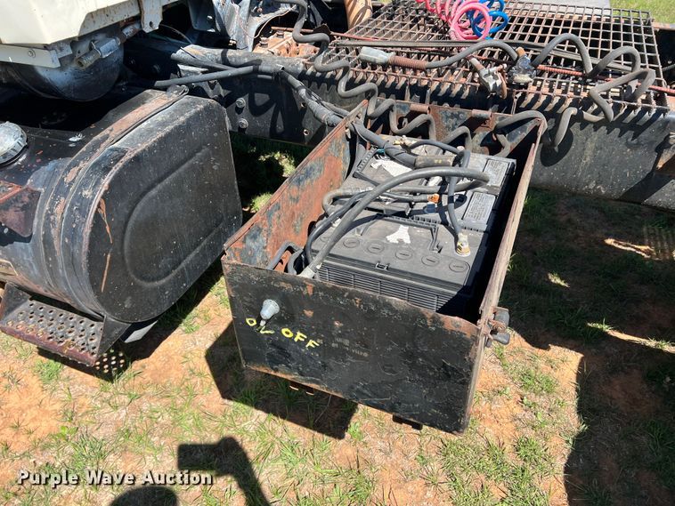 image for item DR5546 1986 Ford 9000  semi truck