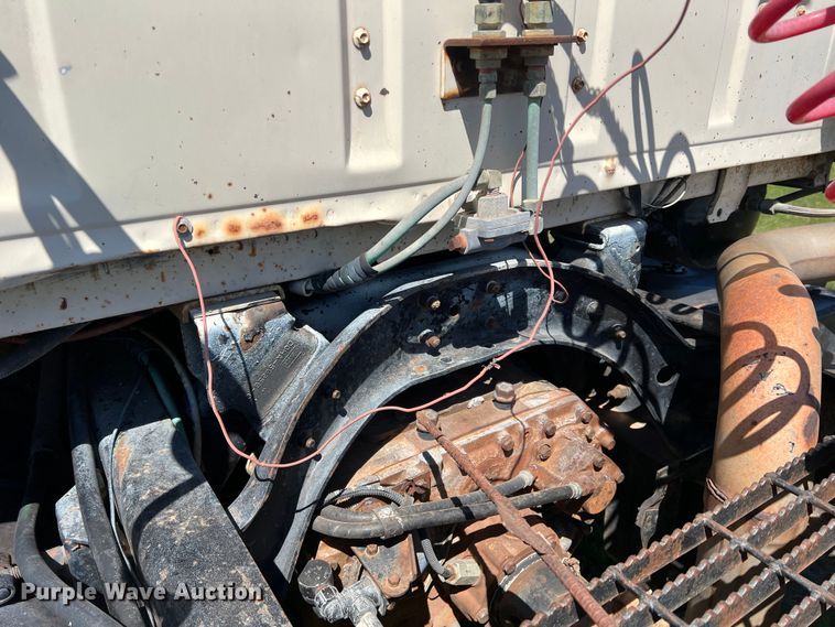 image for item DR5546 1986 Ford 9000  semi truck