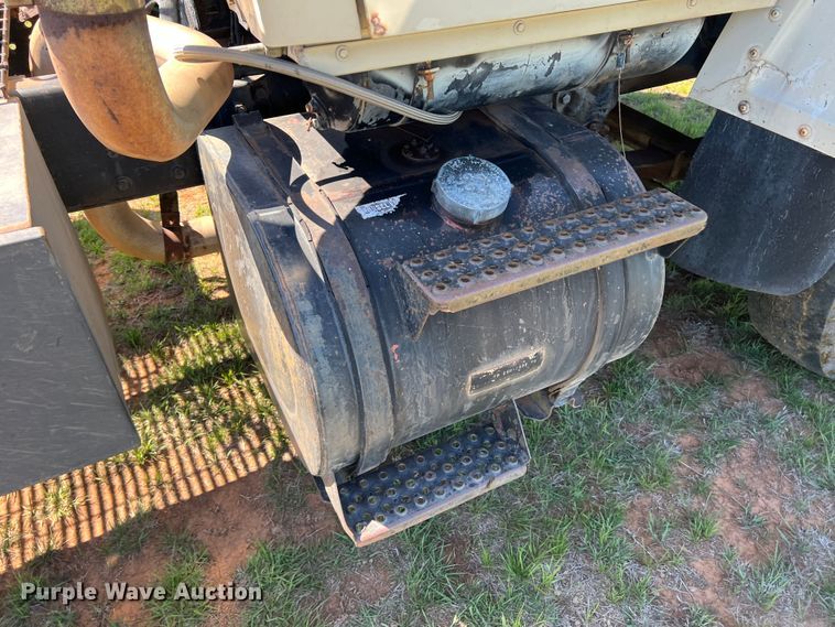 image for item DR5546 1986 Ford 9000  semi truck