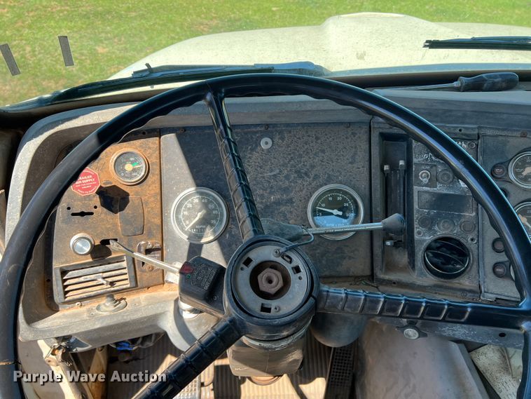 image for item DR5546 1986 Ford 9000  semi truck