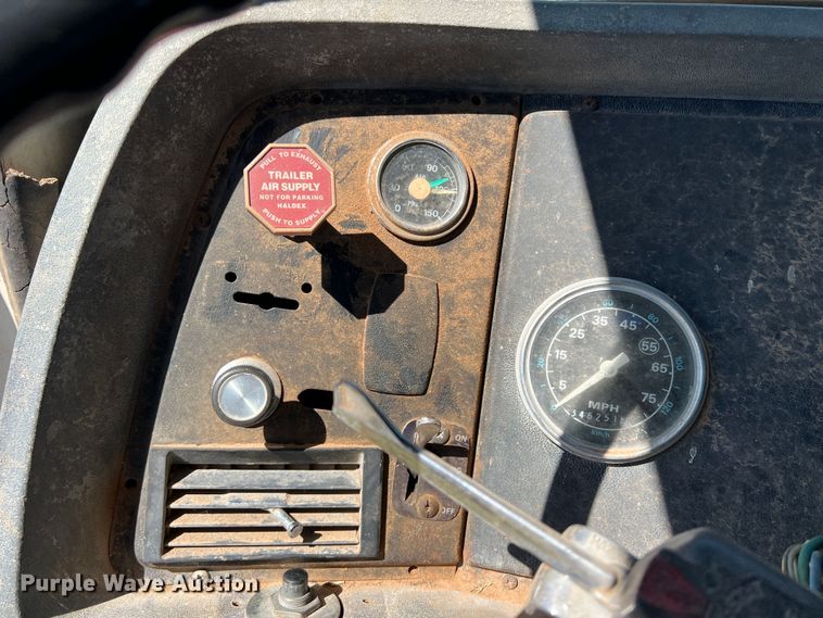 image for item DR5546 1986 Ford 9000  semi truck