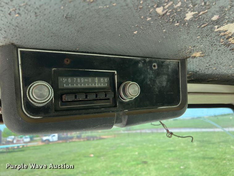 image for item DR5546 1986 Ford 9000  semi truck