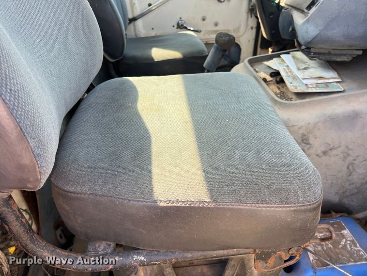 image for item DR5546 1986 Ford 9000  semi truck