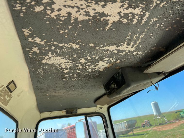 image for item DR5546 1986 Ford 9000  semi truck