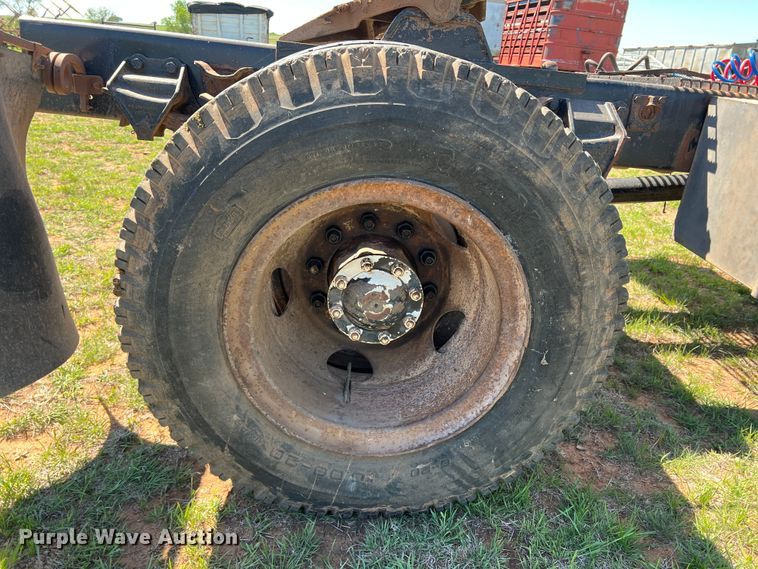 image for item DR5546 1986 Ford 9000  semi truck