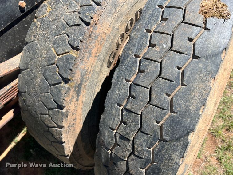 image for item DR5546 1986 Ford 9000  semi truck