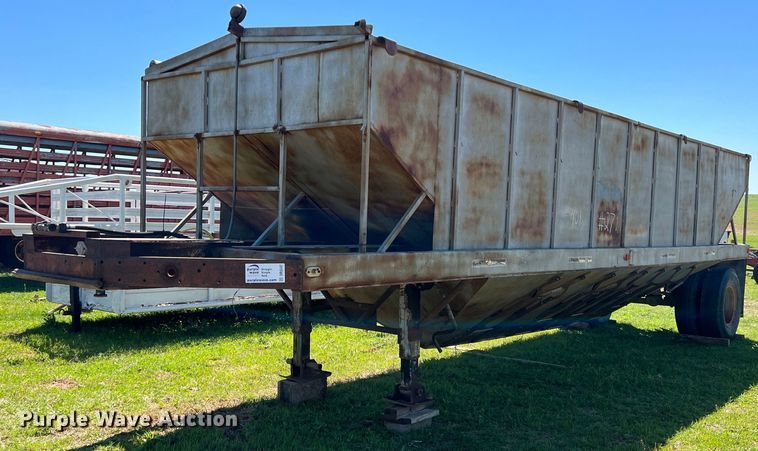 image for item DR5547 Grain trailer