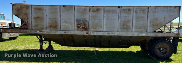 image for item DR5547 Grain trailer