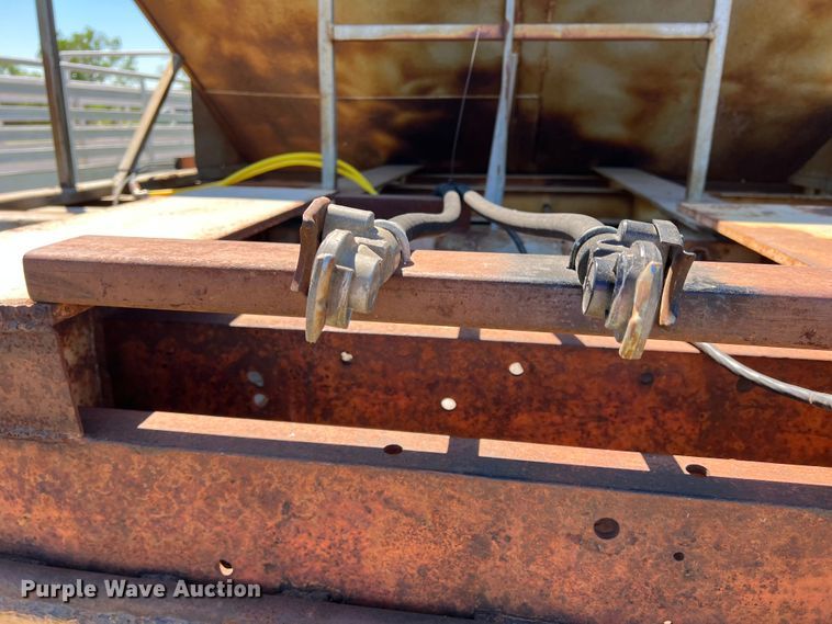 image for item DR5547 Grain trailer