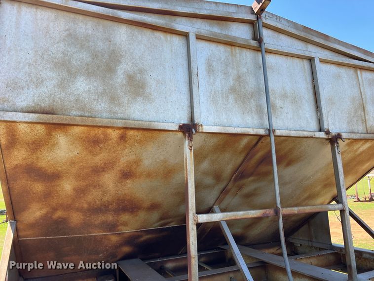 image for item DR5547 Grain trailer