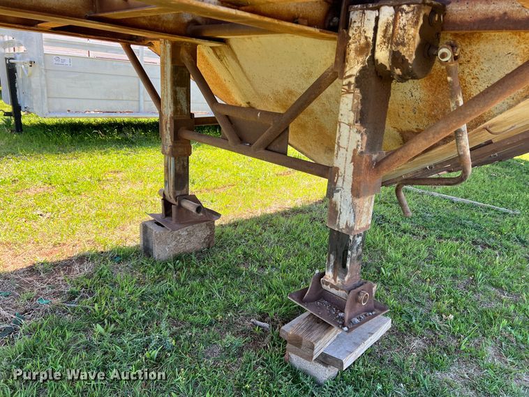 image for item DR5547 Grain trailer