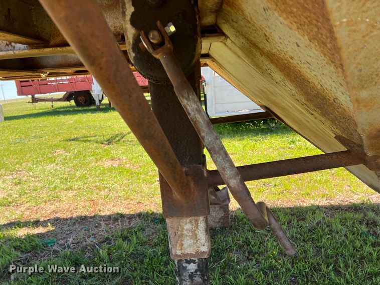 image for item DR5547 Grain trailer