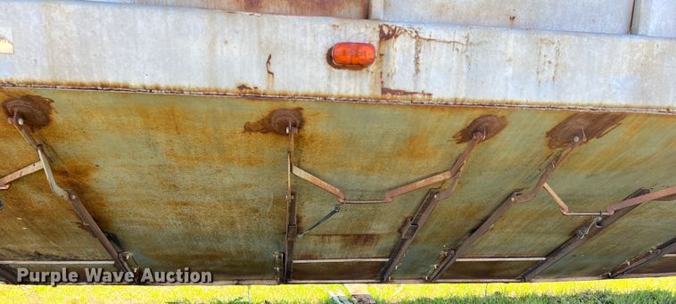 image for item DR5547 Grain trailer