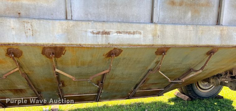 image for item DR5547 Grain trailer