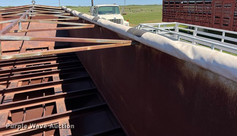 image for item DR5547 Grain trailer